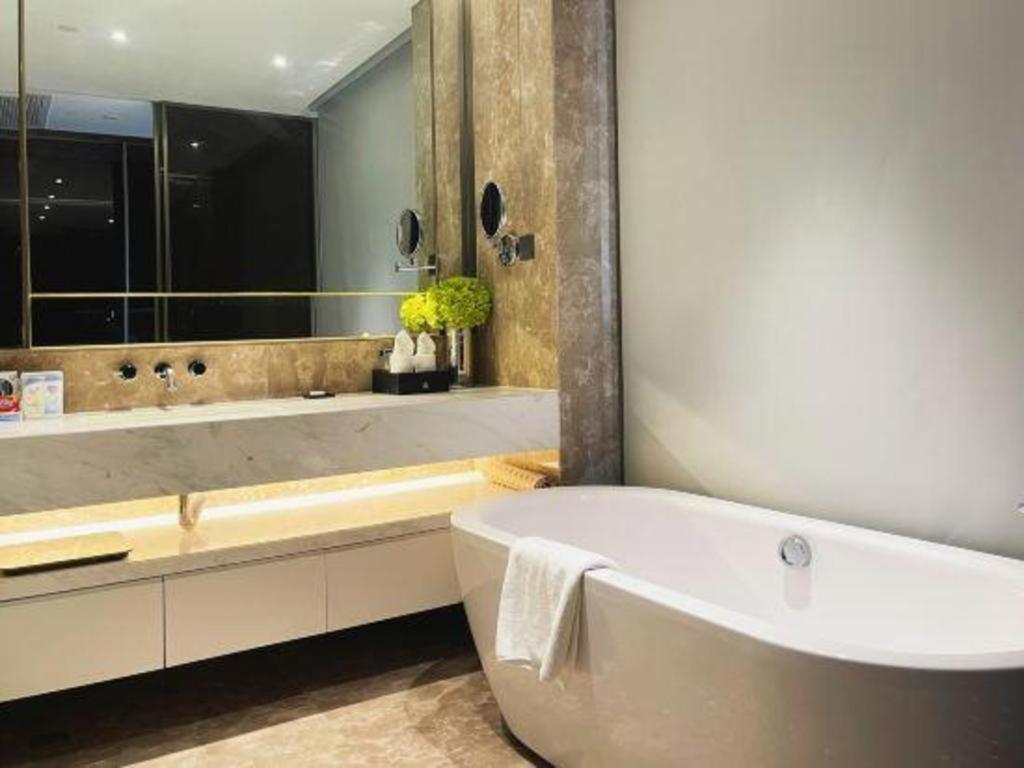 Rock Platinum Sea View Hotel Sanya Exterior photo
