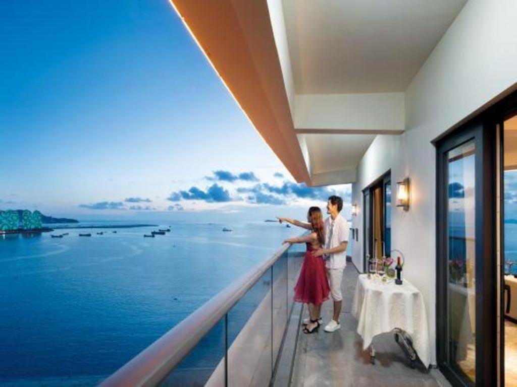 Rock Platinum Sea View Hotel Sanya Exterior photo