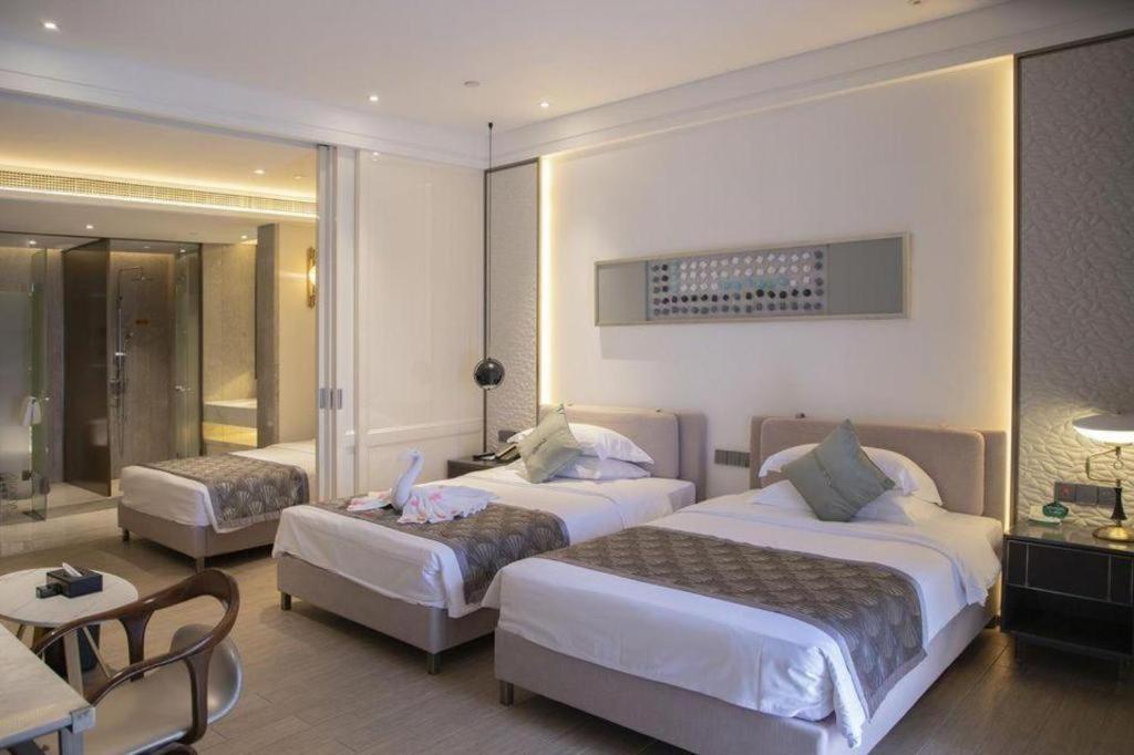 Rock Platinum Sea View Hotel Sanya Exterior photo
