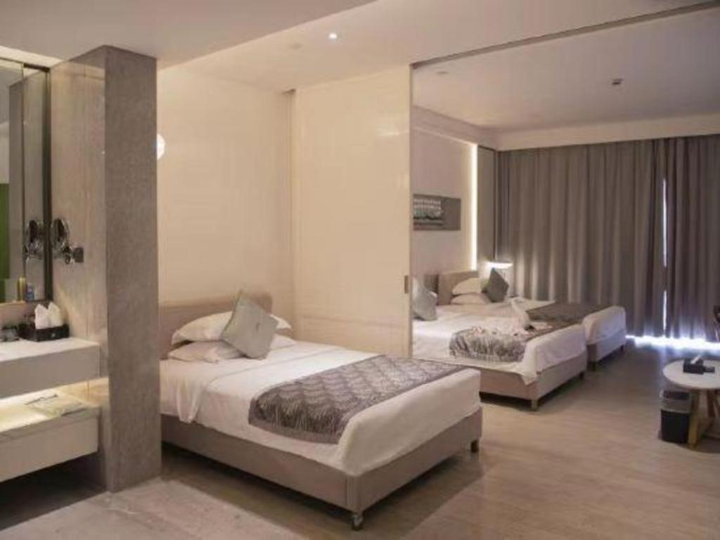 Rock Platinum Sea View Hotel Sanya Exterior photo