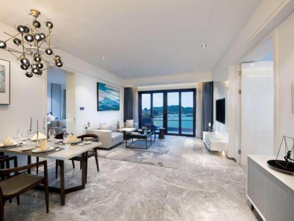 Rock Platinum Sea View Hotel Sanya Exterior photo