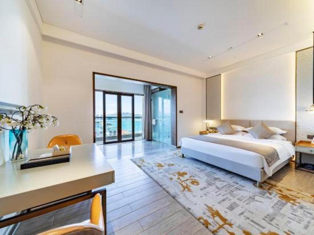Rock Platinum Sea View Hotel Sanya Exterior photo