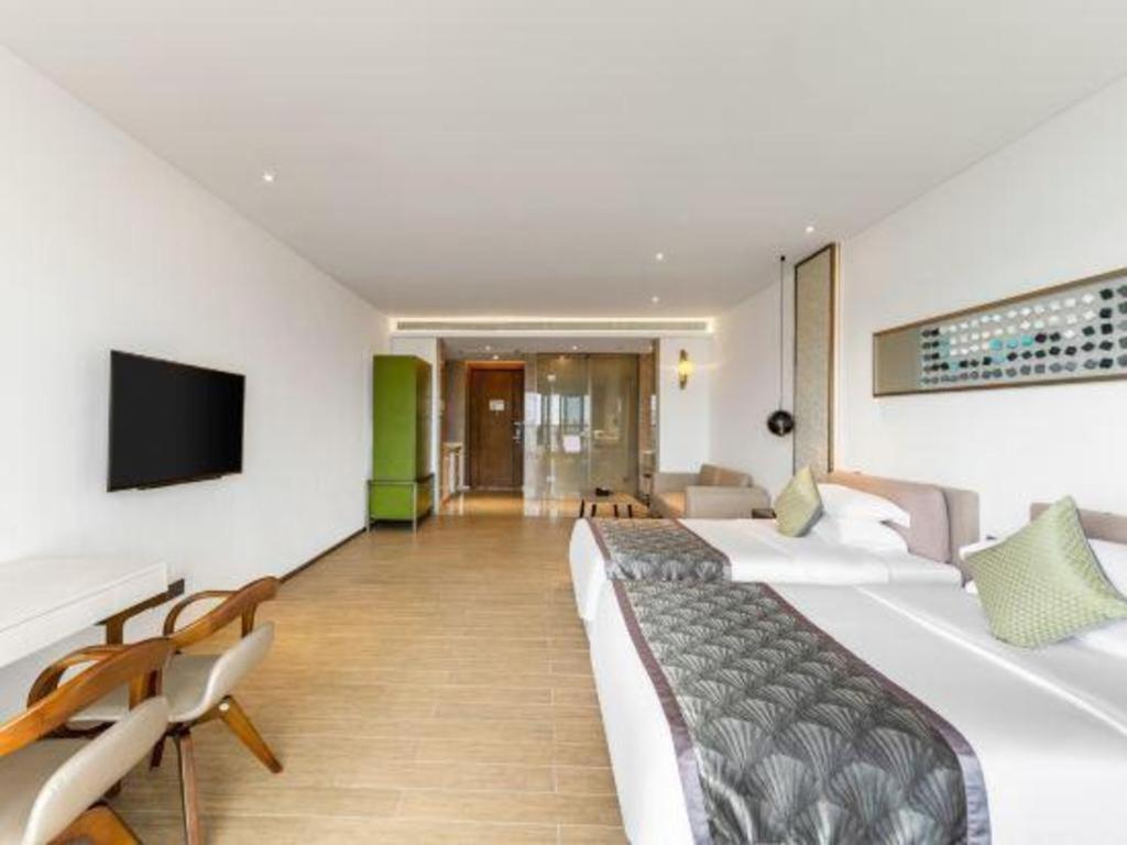 Rock Platinum Sea View Hotel Sanya Exterior photo