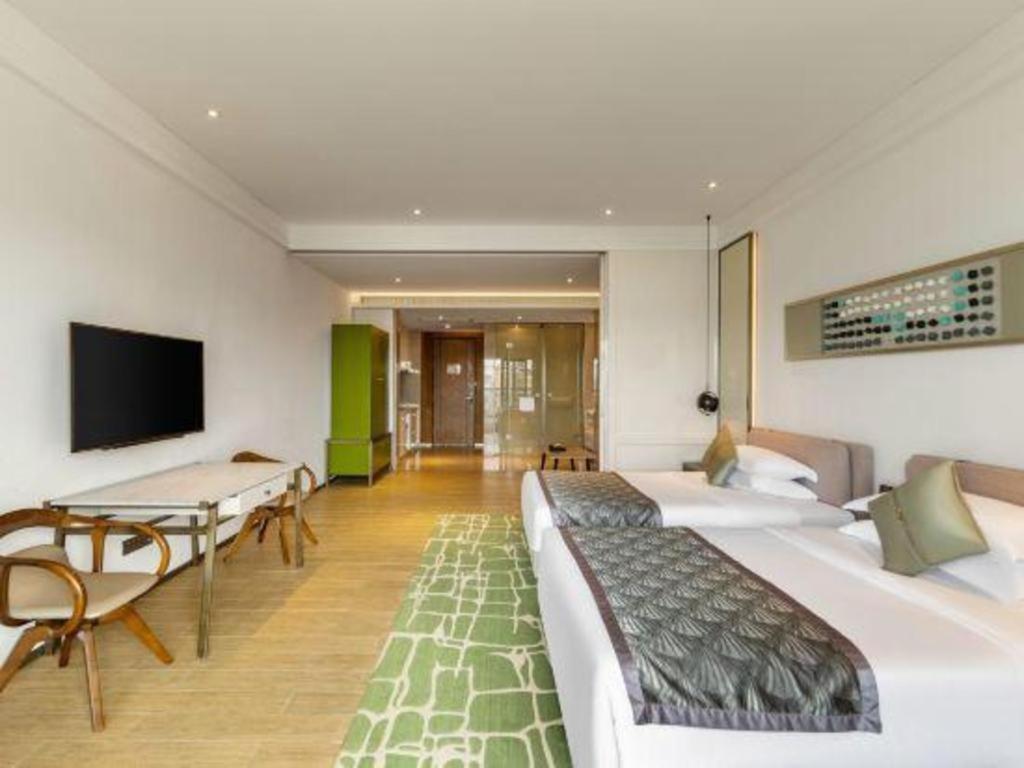 Rock Platinum Sea View Hotel Sanya Exterior photo