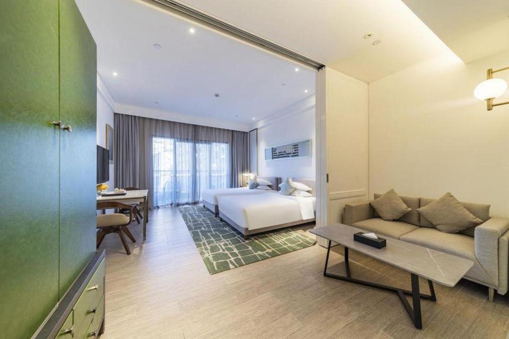 Rock Platinum Sea View Hotel Sanya Exterior photo