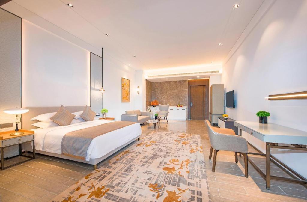 Rock Platinum Sea View Hotel Sanya Exterior photo